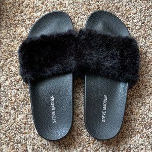 Steve Madden black furry slides